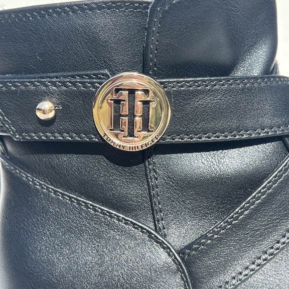 Tommy Hilfiger Women's Fennie Logo Ankle Boots‎ Black Sz. 8M Fashionable EUC - Picture 9 of 11